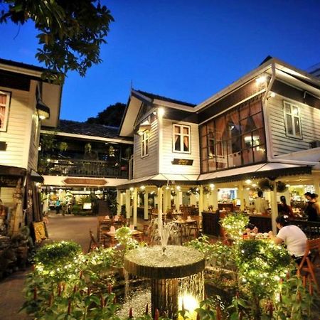 Silom Village Inn Bangkok Bagian luar foto