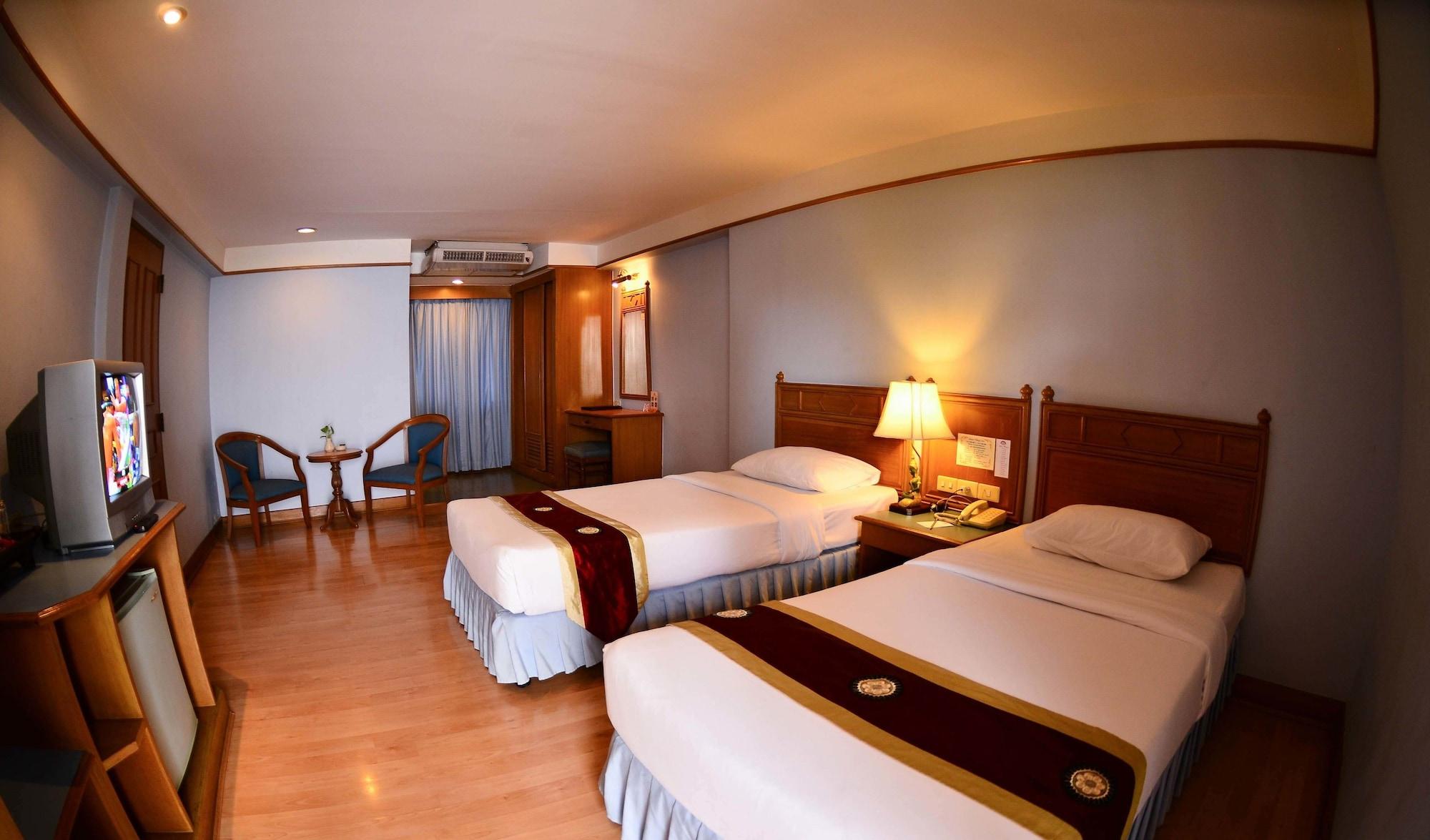 Silom Village Inn Bangkok Bagian luar foto