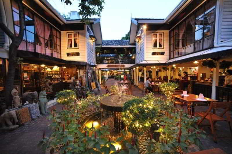 Silom Village Inn Bangkok Bagian luar foto