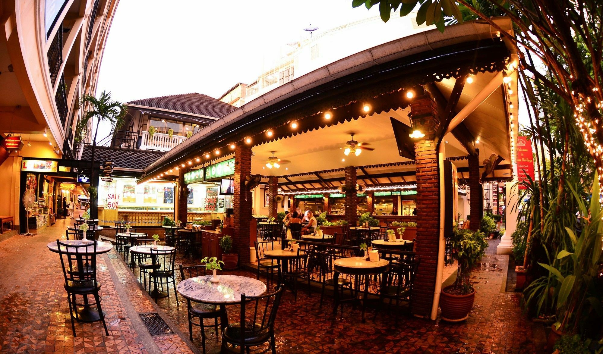 Silom Village Inn Bangkok Bagian luar foto