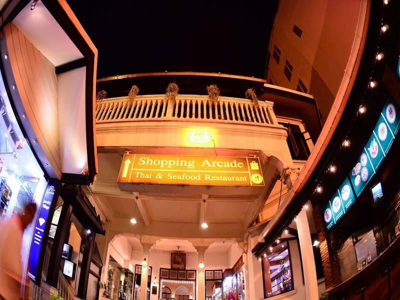 Silom Village Inn Bangkok Bagian luar foto