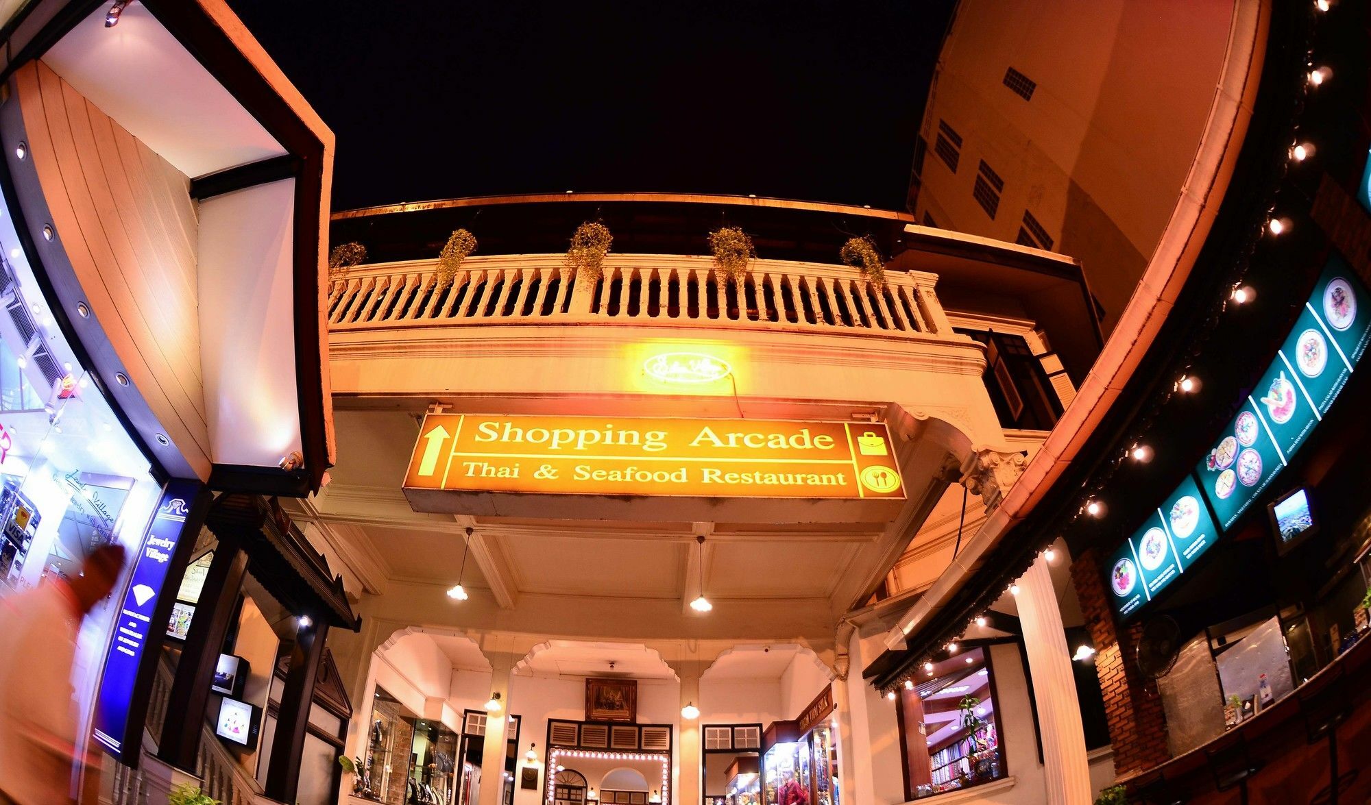 Silom Village Inn Bangkok Bagian luar foto